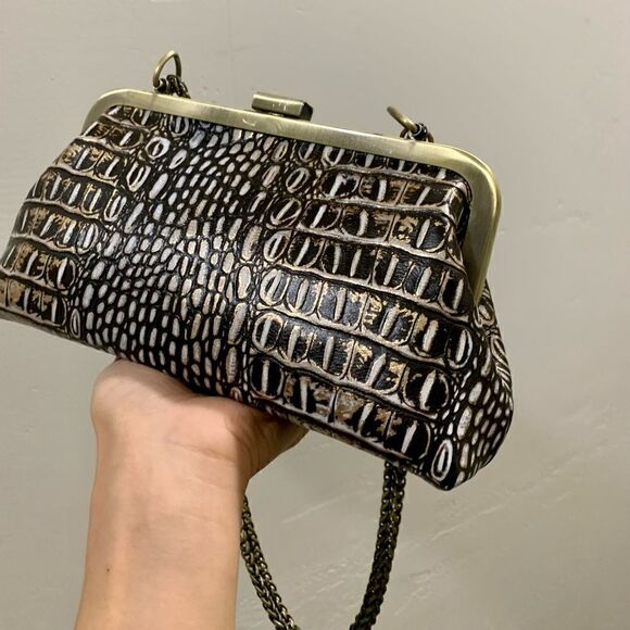 Genuine Leather Croc-Embossed Texture Push-lock Clutch/Shoulder Bag/Crossbody - Picture 6 of 16